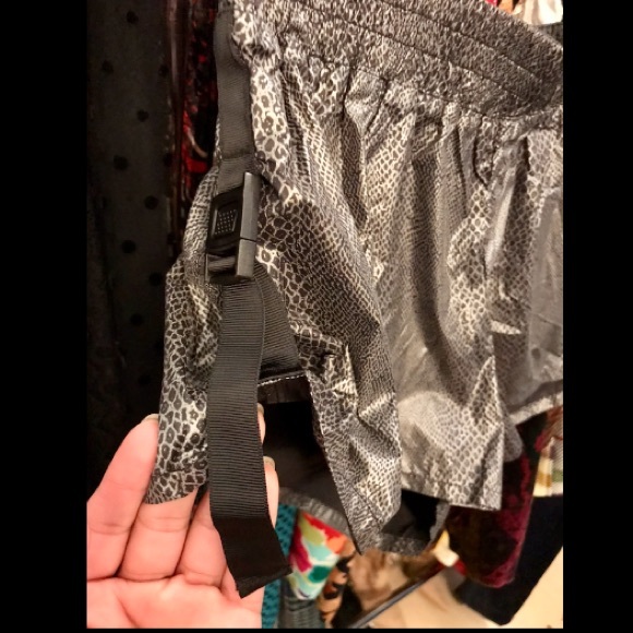 FREE PEOPLE shorts - Picture 3 of 4